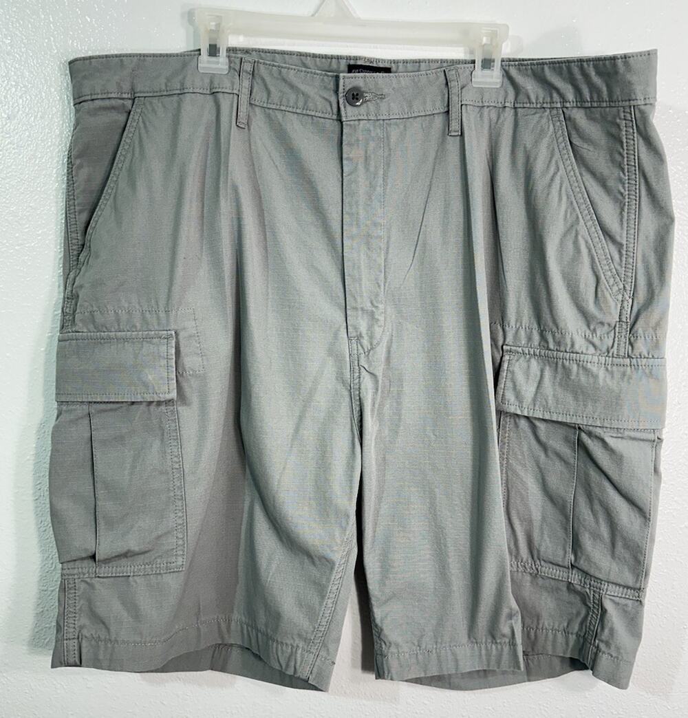 Levi’s Men’s W44 Gray Cargo Shorts Ripstop Utility Outdoor 9” Inseam Tactical